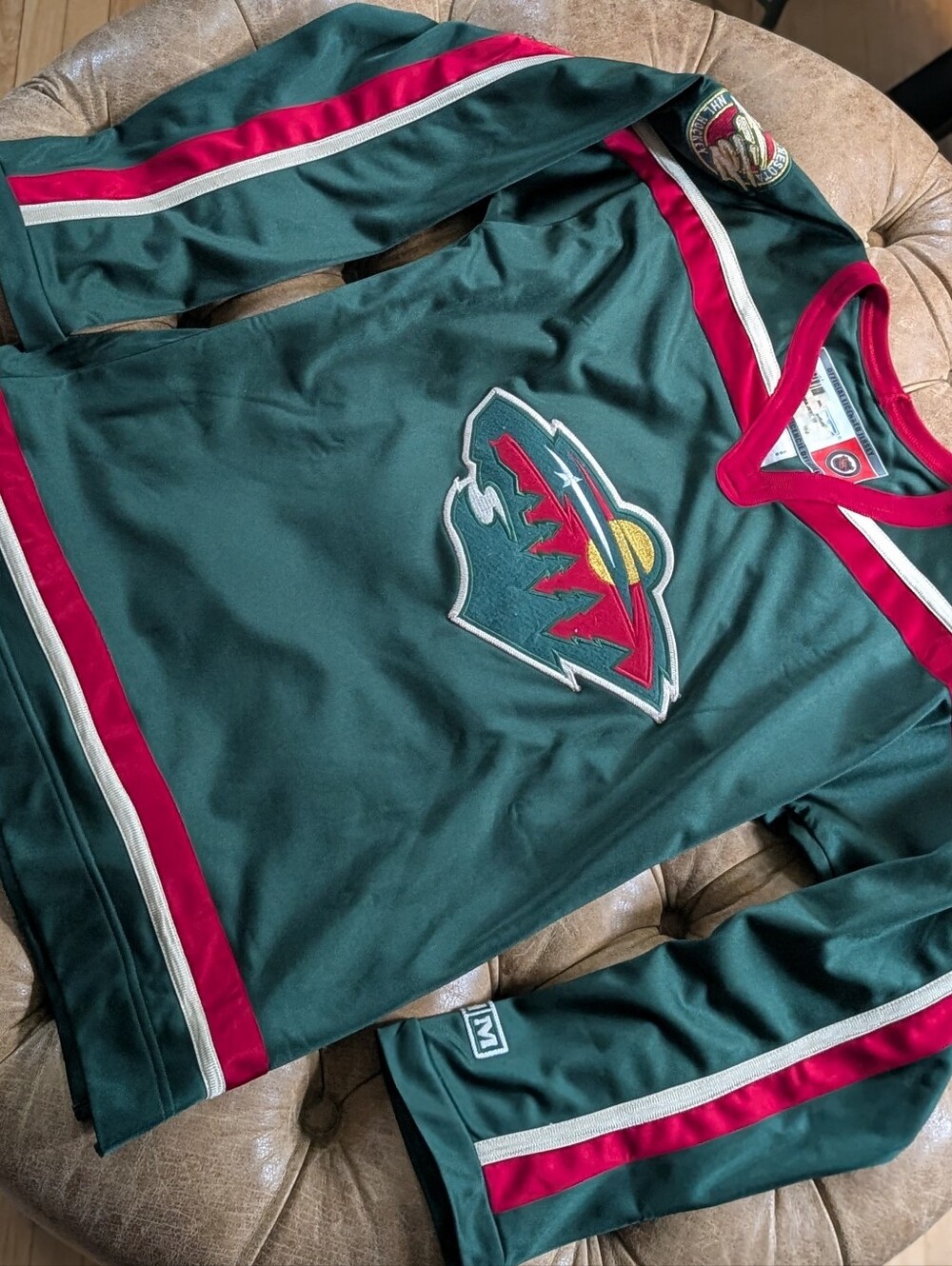 Minnesota Wild CCM Green Hockey Jersey Women Vintage Large Stitched Embroidery